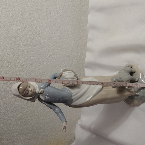 𝅺ZAPHIR Lladro peasant woman carrying basket with puppy handmade in Spain - Picture 11 of 11